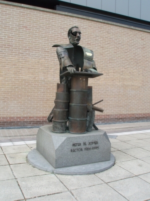 Bron: Monlouis,op www.standbeelden.be